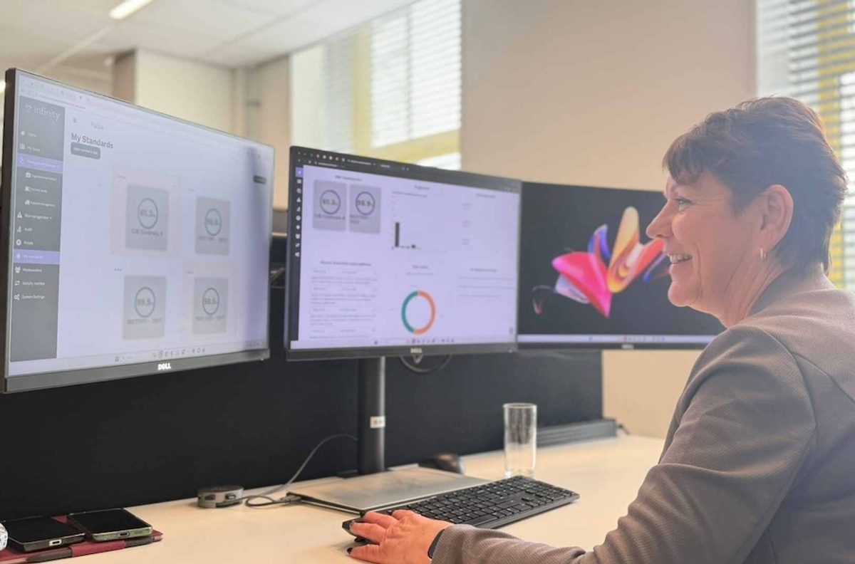 Caty Hooijsma, CISO bij Infinity IT, werkt met het Pulse-platform